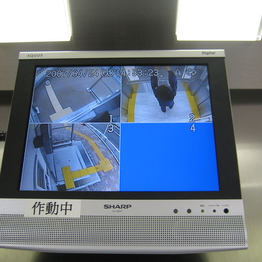 歩道橋エレベーター