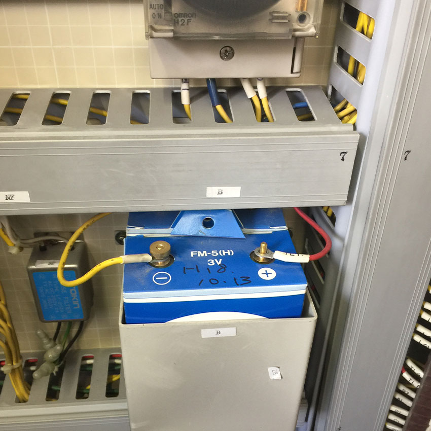 部品の調査、交換